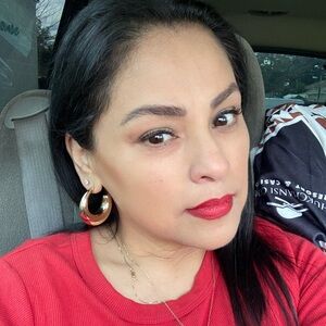 Meet your Posher, Corina